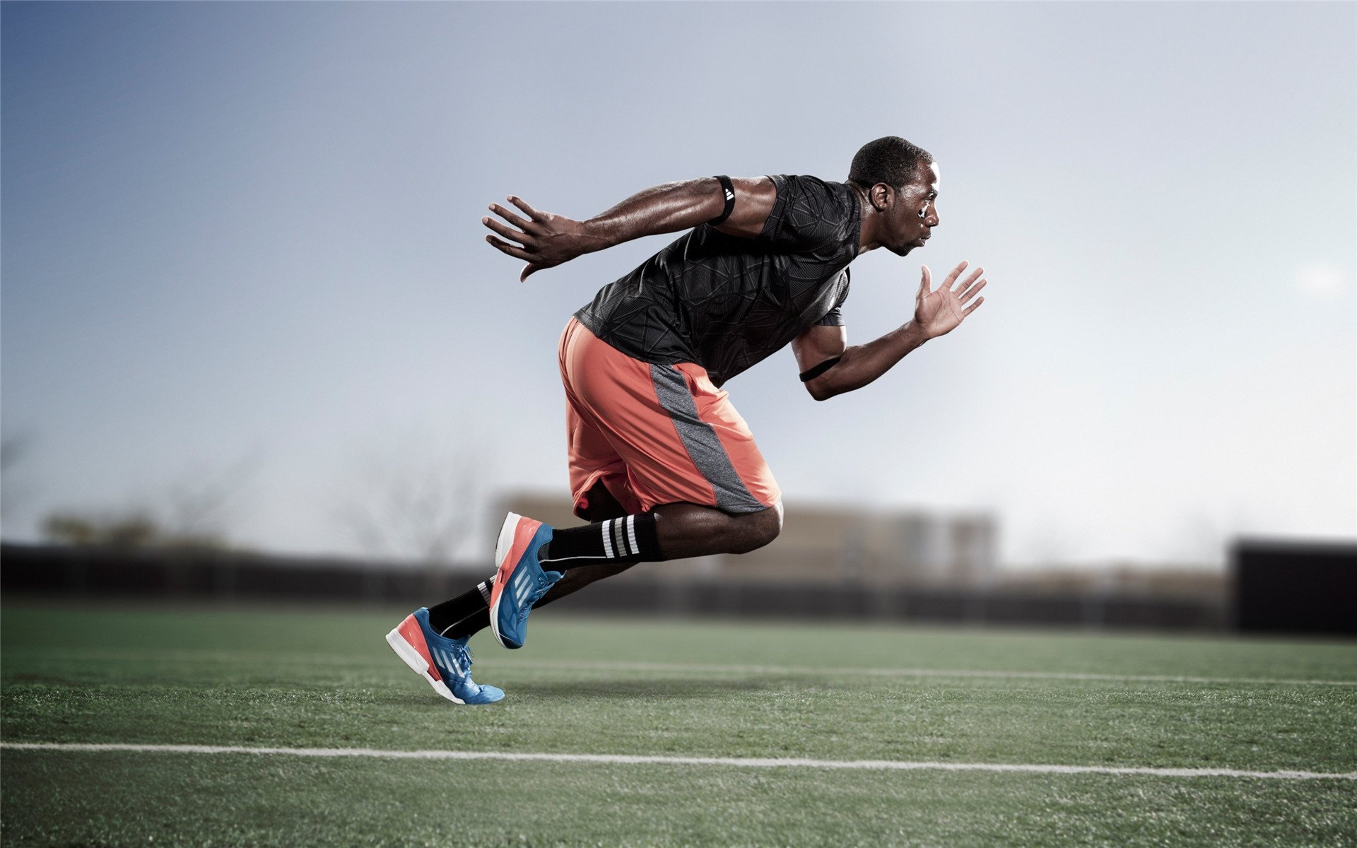 星空体育中国-太阳在客场逆转战术极限，布克在最后一秒投中制胜三分！，太阳布克合同