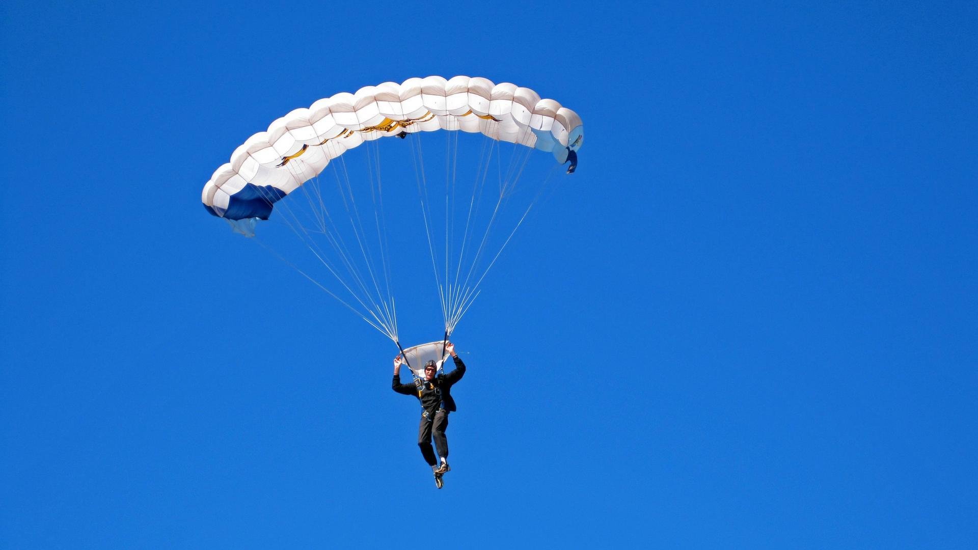 星空体育app下载-跨界极限飞盘，空中技巧与团队合作的完美结合，极限飞盘的十大简易规则